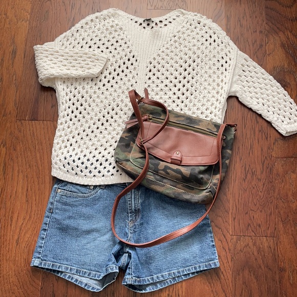 Ann Taylor 1/2 Sleeve Cream Sweater - Size Small - Picture 3 of 6